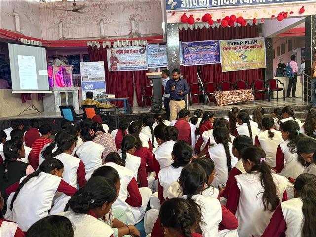 राष्ट्रीय सेवा योजना के अंतर्गत वोटर आईडी शिविर 