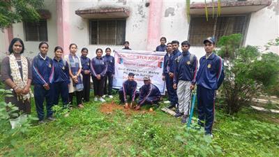 एक पेड़ माँ के नाम वृक्षारोपण कार्यक्रम आयोजित किया गया